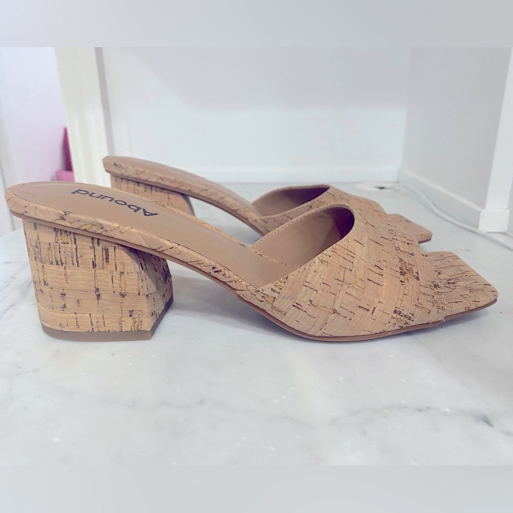 NWOT ABOUND Tan Cork Slip On Heel Sandals - Picture 7 of 12